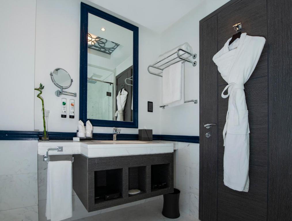 Edge Creekside Hotel Dubai 03