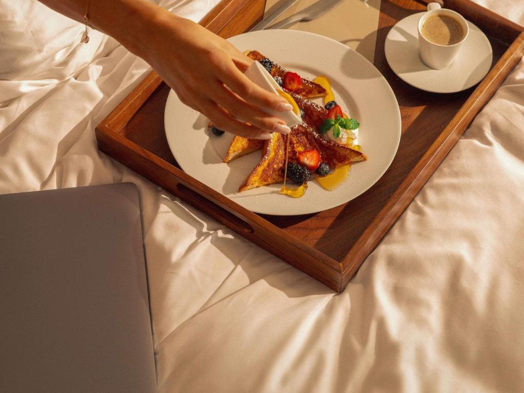 Grand Plaza Mövenpick Media City Dubai 03