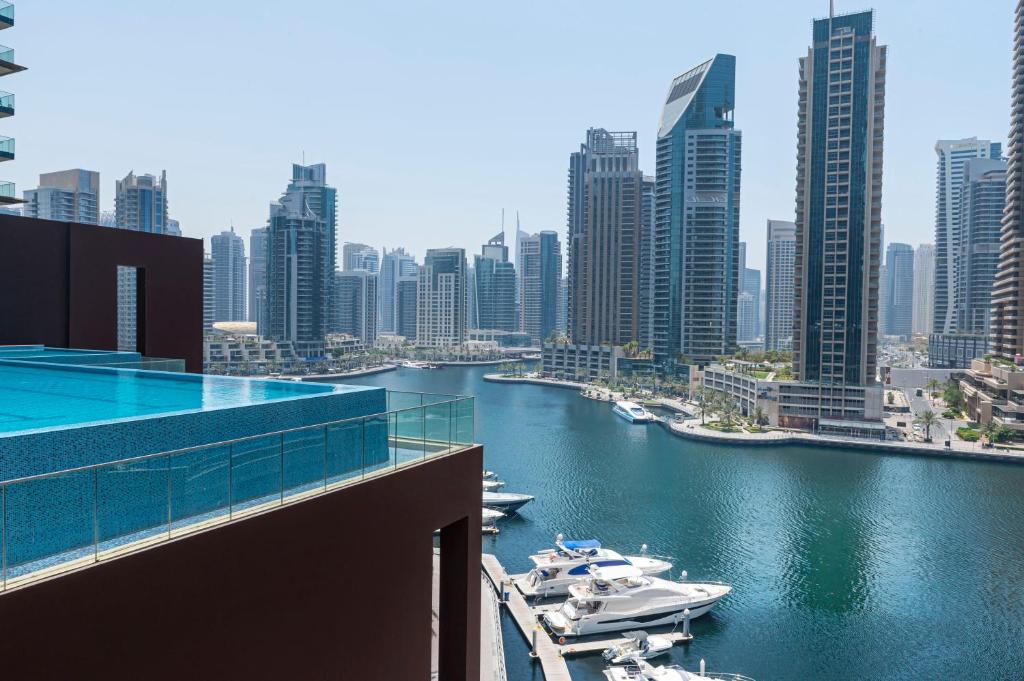 Jumeirah Living Marina Gate Dubai 04