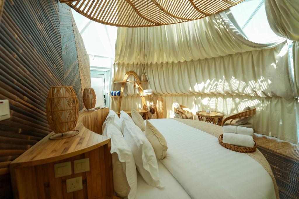 Luxeglamp Umm Al Quwain 02