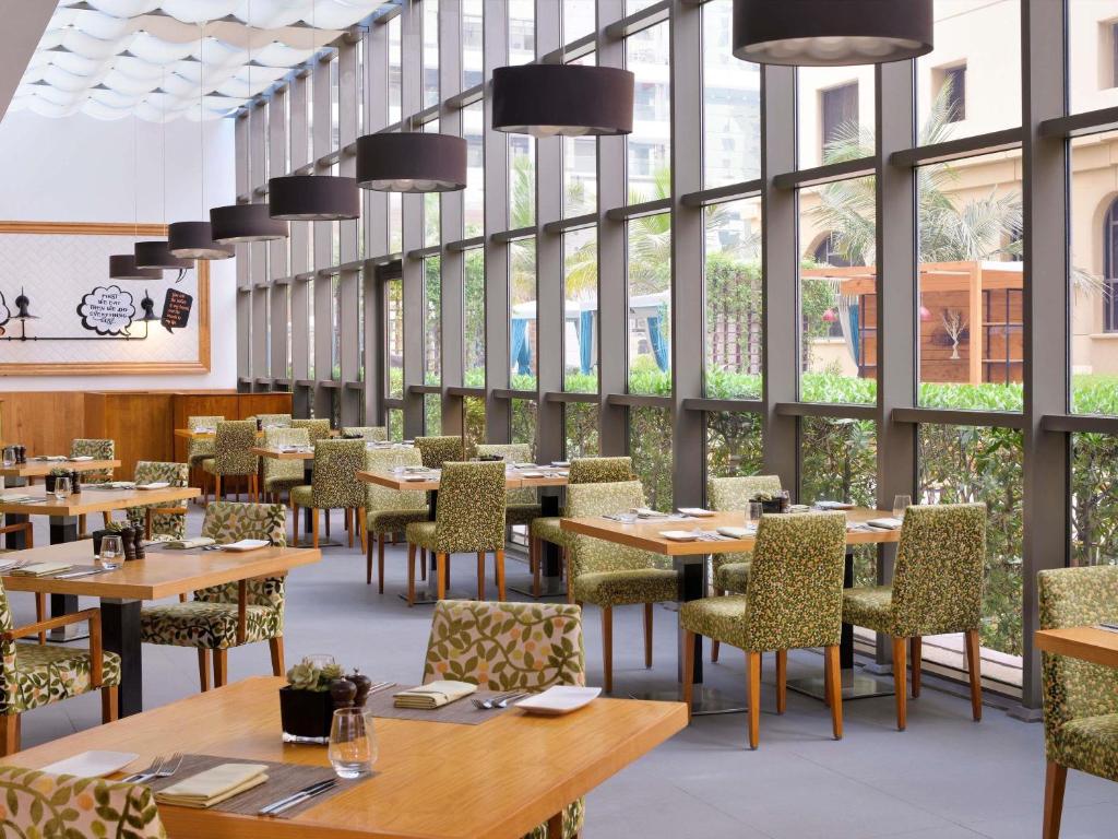 Mövenpick Hotel Jumeirah Beach Dubai 04