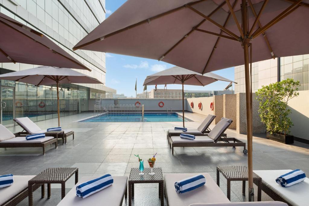 Royal Continental Hotel Dubai 04