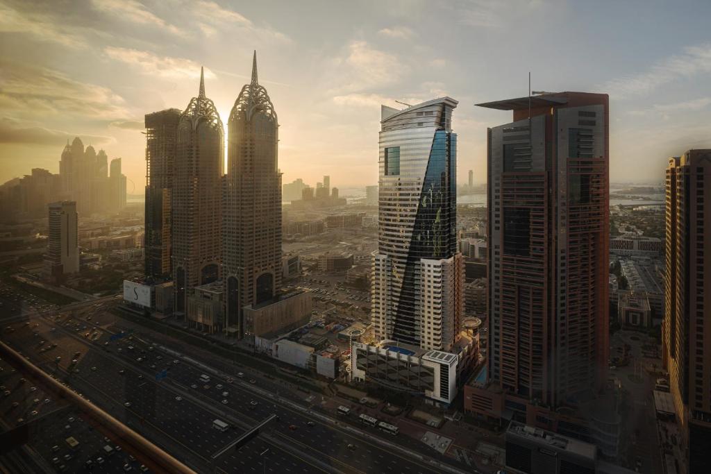 Staybridge Suites Dubai Internet City by IHG Dubai 02