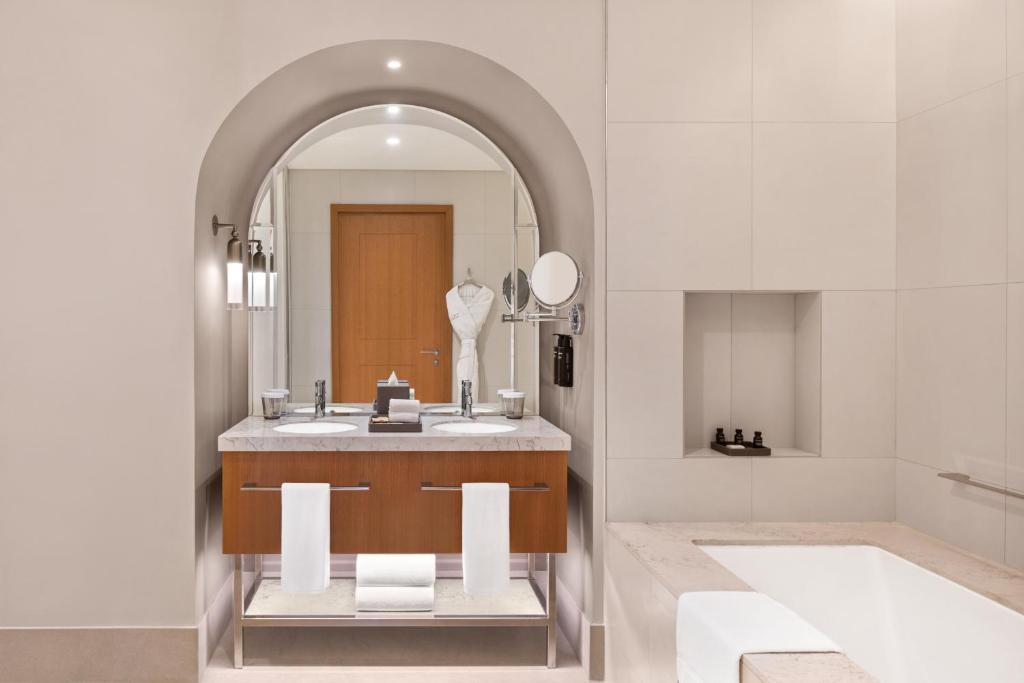 Vida Creek Beach Hotel Dubai 03
