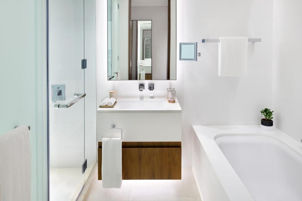 Vida Emirates Hills Dubai 03