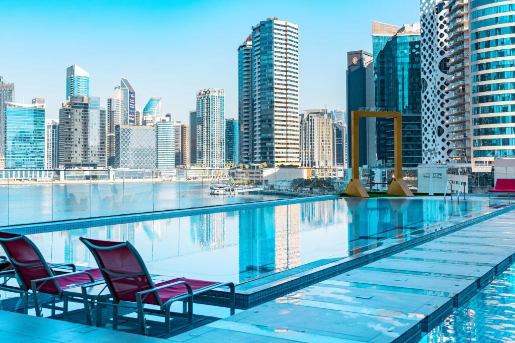 Canal Central Hotel Business Bay Dubai 04