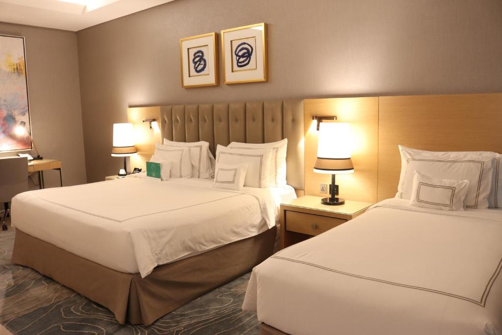 Grand Cosmopolitan Hotel Dubai 02