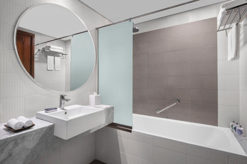 Leva Hotel and Suites, Opposite Downtown Dubai 03