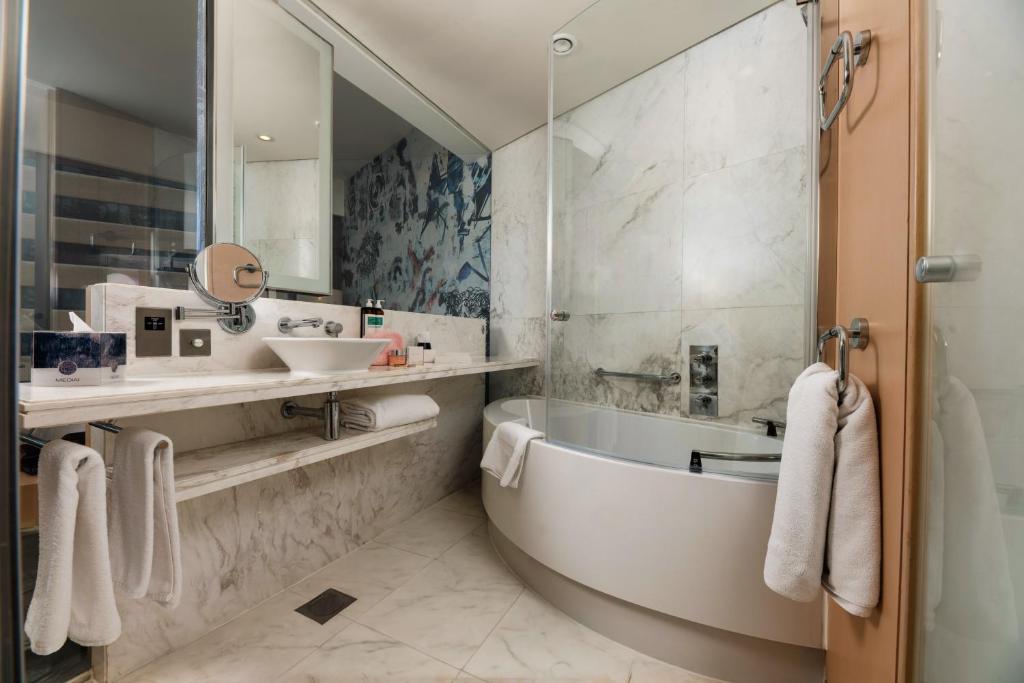 Media One Hotel Dubai 04
