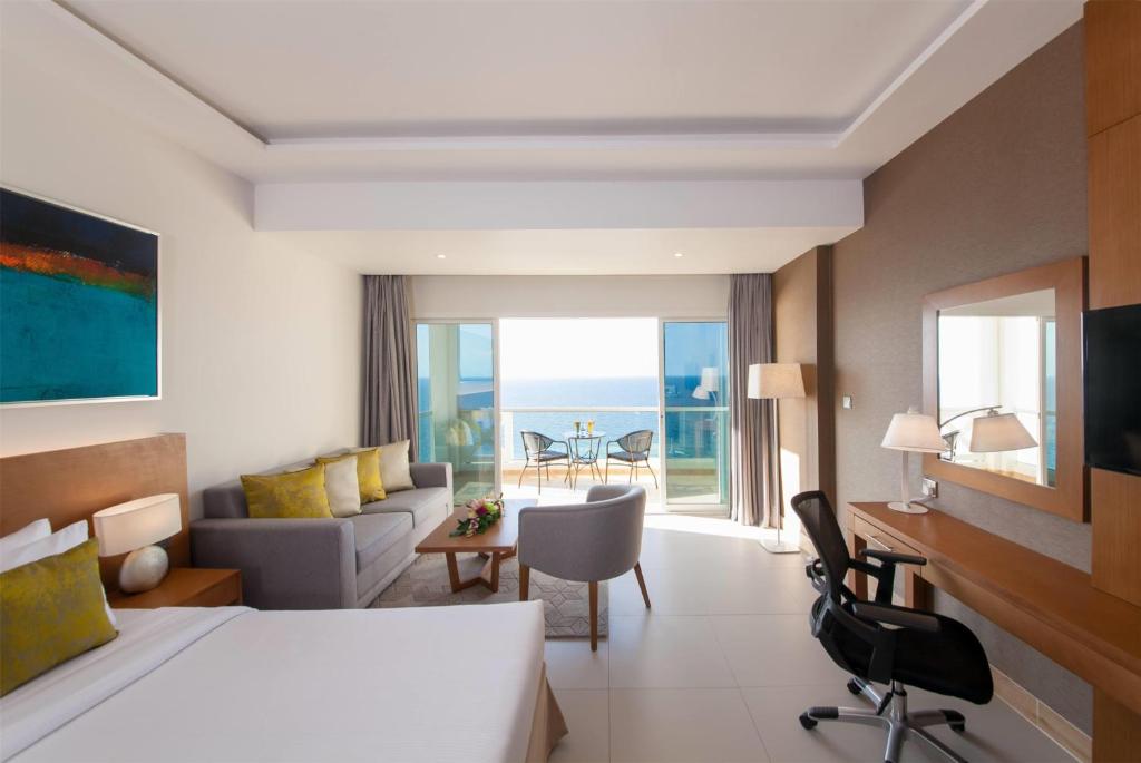 Ramada by Wyndham Beach Hotel Ajman Ajman 02
