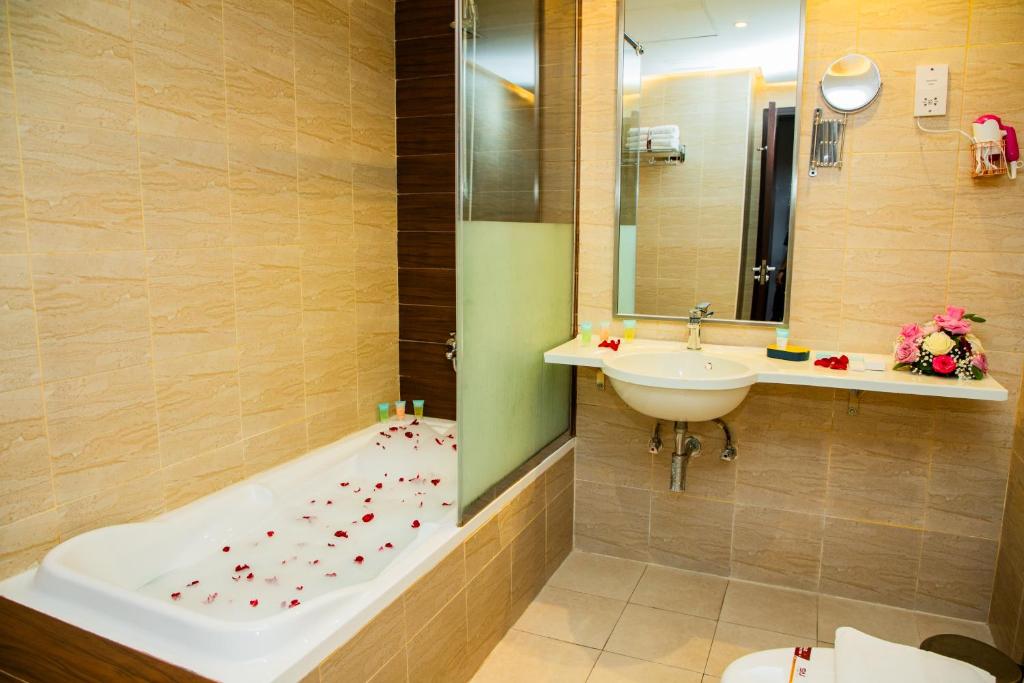 The Saj Hotel Ajman 03