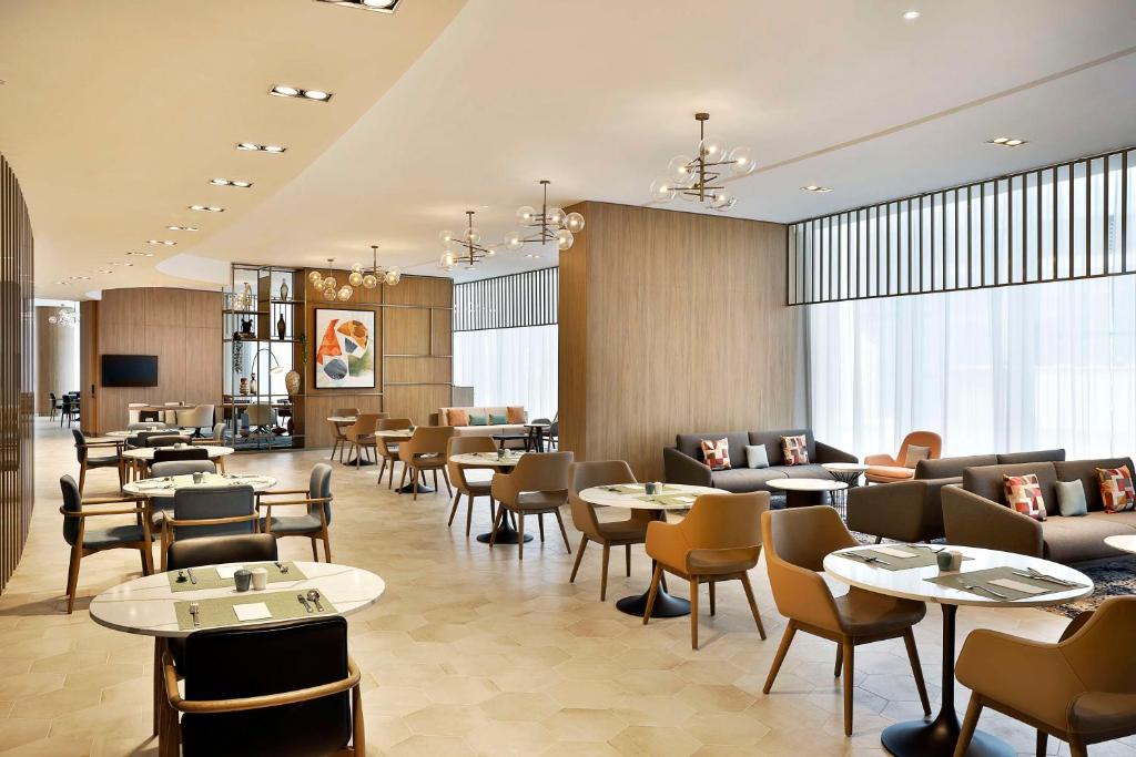 Hilton Garden Inn Dubai Business Bay Dubai 04