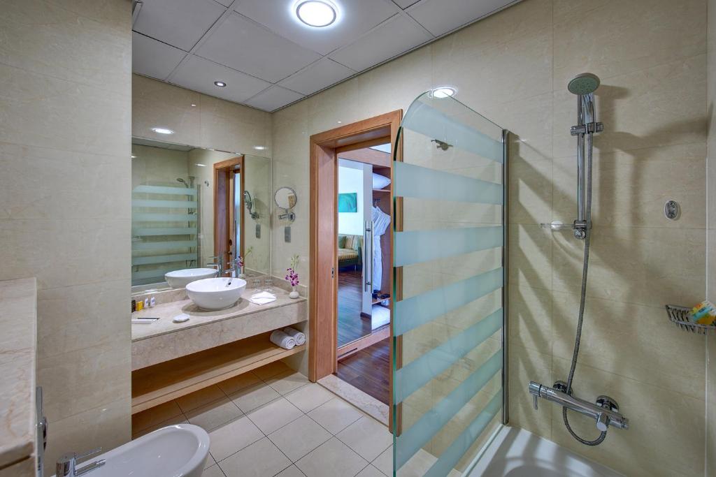 Al Khoory Executive Hotel, Al Wasl Dubai 02